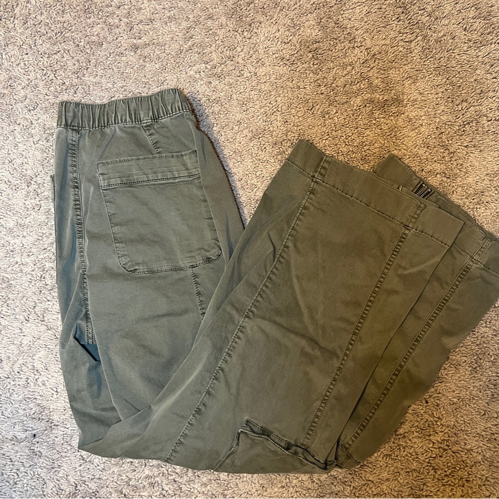 Baggy Cargo Pull-On Pant with Zippers Olive Green - Picture 8 of 10